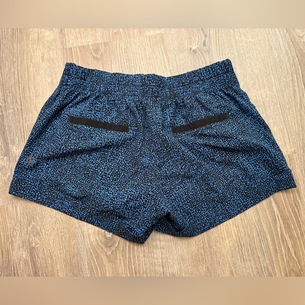Lululemon Spring Break Away Short | Size 8 - Picture 4 of 10